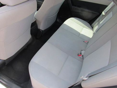 Used 2014 Toyota Corolla LE FWD image 9