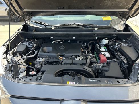 Used 2021 Toyota RAV4 XLE w/ Convenience Package AWD/4WD image 12