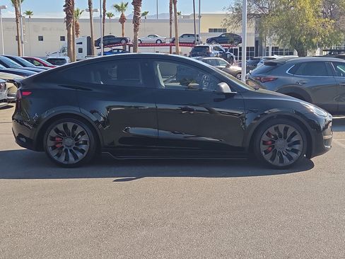 Used 2022 Tesla Model Y Performance AWD/4WD image 6