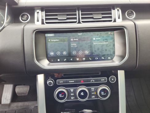 Used 2017 Land Rover Range Rover HSE image 17