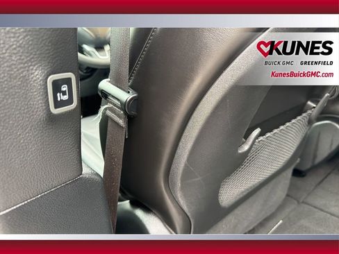 Used 2025 Chrysler Pacifica Select FWD image 41