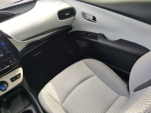Used 2017 Toyota Prius Two FWD image 14