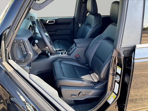 New 2026 Ford Bronco Badlands AWD/4WD image 9