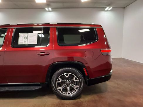 Used 2024 Jeep Wagoneer Series III AWD/4WD image 36