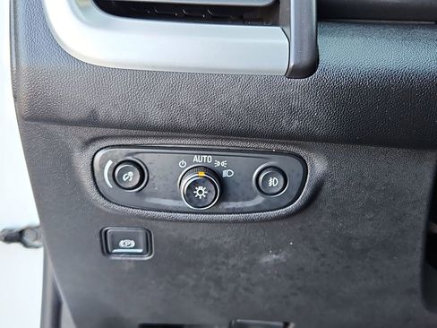 Used 2024 GMC Terrain SLT image 14