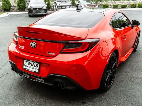 Used 2023 Toyota GR86 Premium RWD image 32