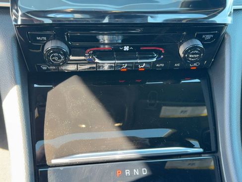 New 2025 Jeep Grand Cherokee L Laredo image 25