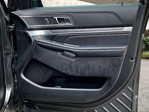 Used 2018 Ford Explorer Sport AWD/4WD image 16