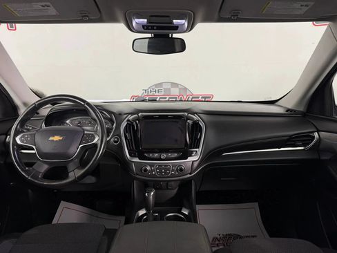 Used 2020 Chevrolet Traverse LT w/ LPO, Black Accent Package AWD/4WD image 11