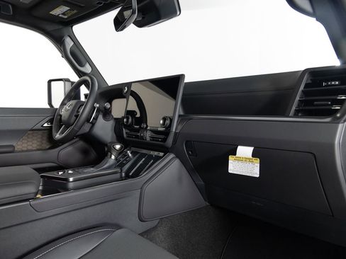 Used 2026 Lexus GX 550 w/ Cold Area Package image 37