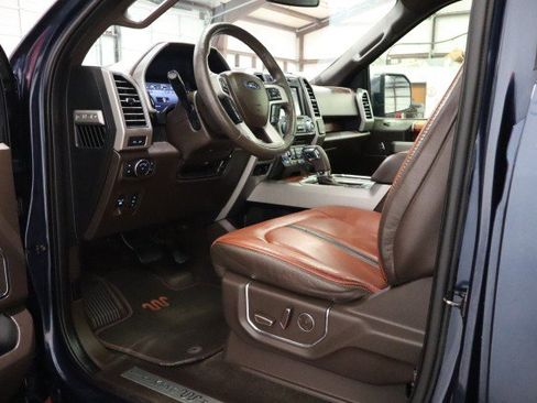 Used 2018 Ford F150 King Ranch w/ Equipment Group 601A Luxury AWD/4WD image 40