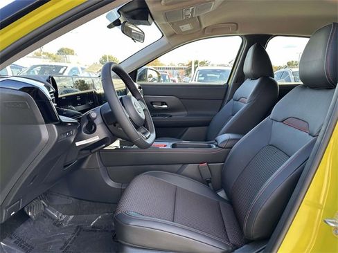 New 2026 Nissan Kicks SR image 16