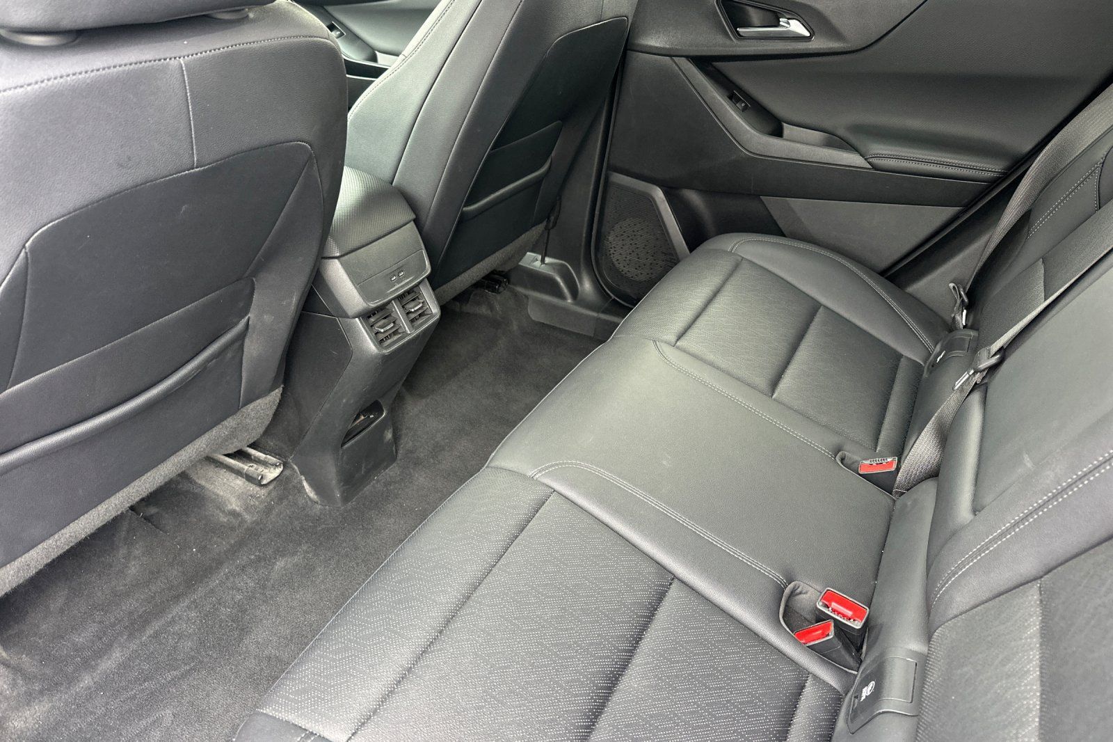 Used 2025 Chevrolet Equinox LT w/ Convenience Package II AWD/4WD image 14
