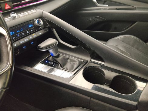Used 2022 Hyundai Elantra Limited FWD image 22