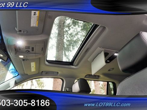 Used 2017 Chevrolet Suburban Premier RWD image 3