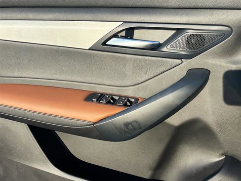 New 2025 VinFast VF 8 Plus image 18