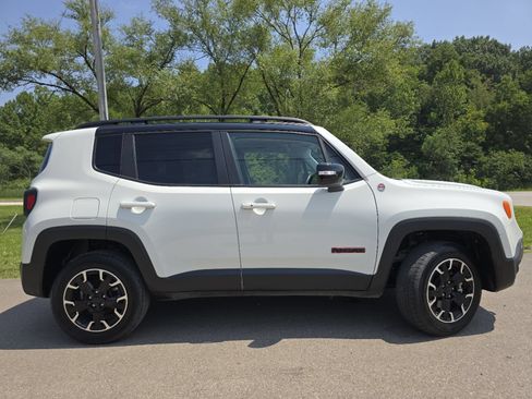 Used 2023 Jeep Renegade Trailhawk w/ Trailhawk Elite Group AWD/4WD image 20