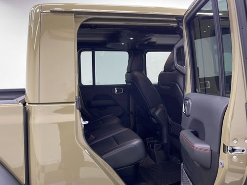 Used 2026 Jeep Gladiator Rubicon w/ Steel Power Dome Hood Package AWD/4WD image 18