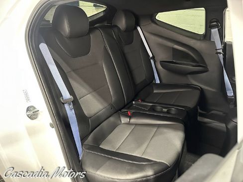 Used 2022 Hyundai Veloster N FWD image 11