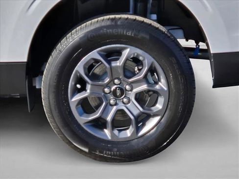 New 2025 Ford Maverick XLT image 9