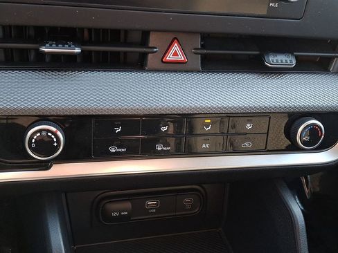 Used 2023 Kia Sportage LX image 15