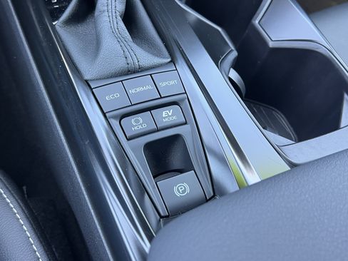 Used 2026 Toyota Camry SE w/ Convenience Package FWD image 30