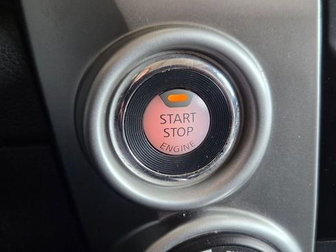 Used 2017 Nissan Titan SL AWD/4WD image 8