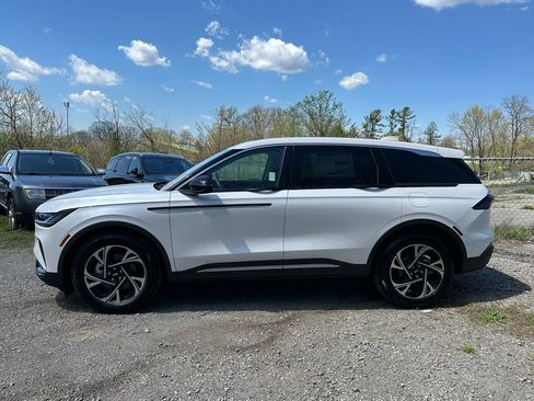 New 2026 Lincoln Nautilus Premier w/ Equipment Group 102A AWD/4WD image 2