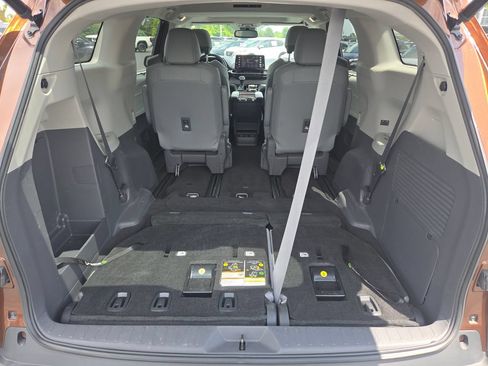 Used 2021 Toyota Sienna XLE FWD image 29