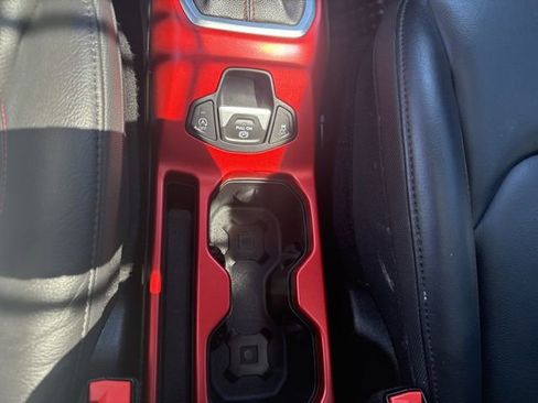 Used 2020 Jeep Renegade Trailhawk w/ Premium Leather Group AWD/4WD image 31