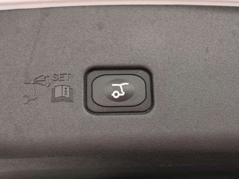 Used 2024 Lincoln Nautilus Premier AWD/4WD image 13