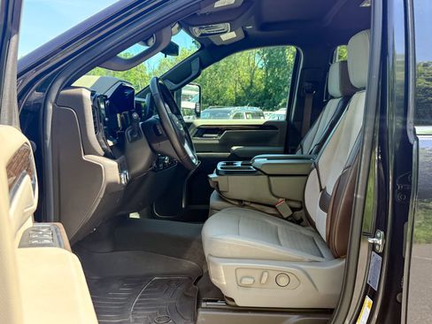 Used 2024 GMC Sierra 2500 SLE w/ SLE Value Package; AWD/4WD image 19