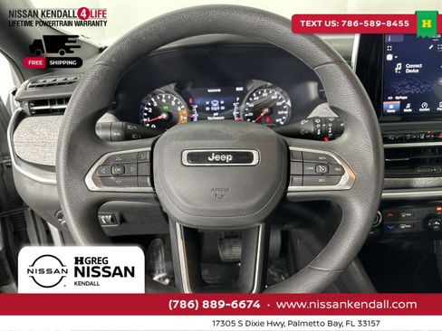 Used 2025 Jeep Compass Sport image 18