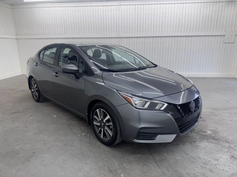 Used 2021 Nissan Versa SV FWD image 3