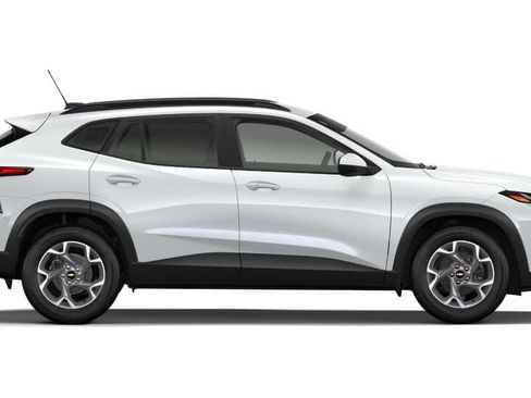 New 2026 Chevrolet Trax LT w/ LT Convenience Package FWD image 5