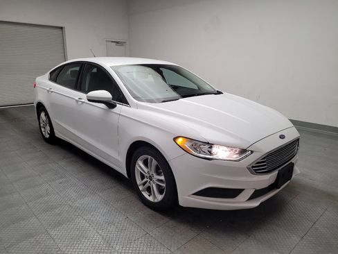 Used 2018 Ford Fusion SE FWD image 13