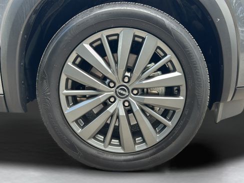 Used 2025 Nissan Pathfinder SL w/ SL Premium Package FWD image 34