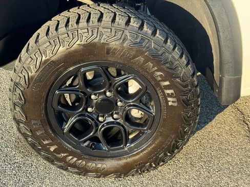 Certified 2024 Chevrolet Silverado 1500 ZR2 w/ ZR2 Bison Edition image 19