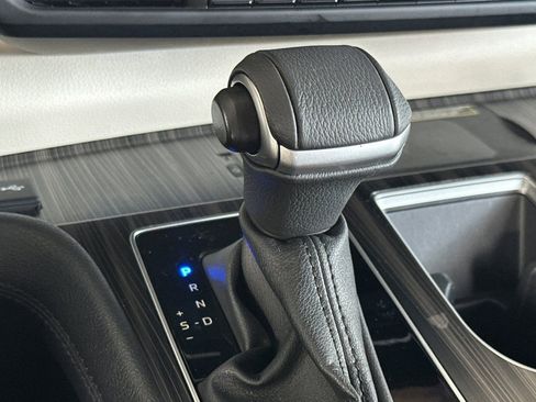 Certified 2024 Toyota Sienna Platinum image 26