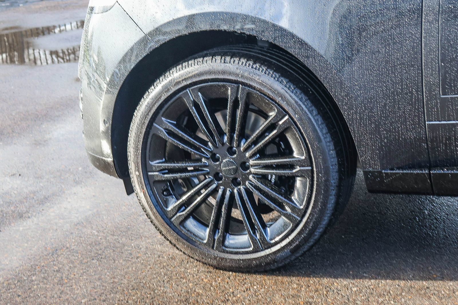 New 2026 Land Rover Range Rover SE AWD/4WD image 9