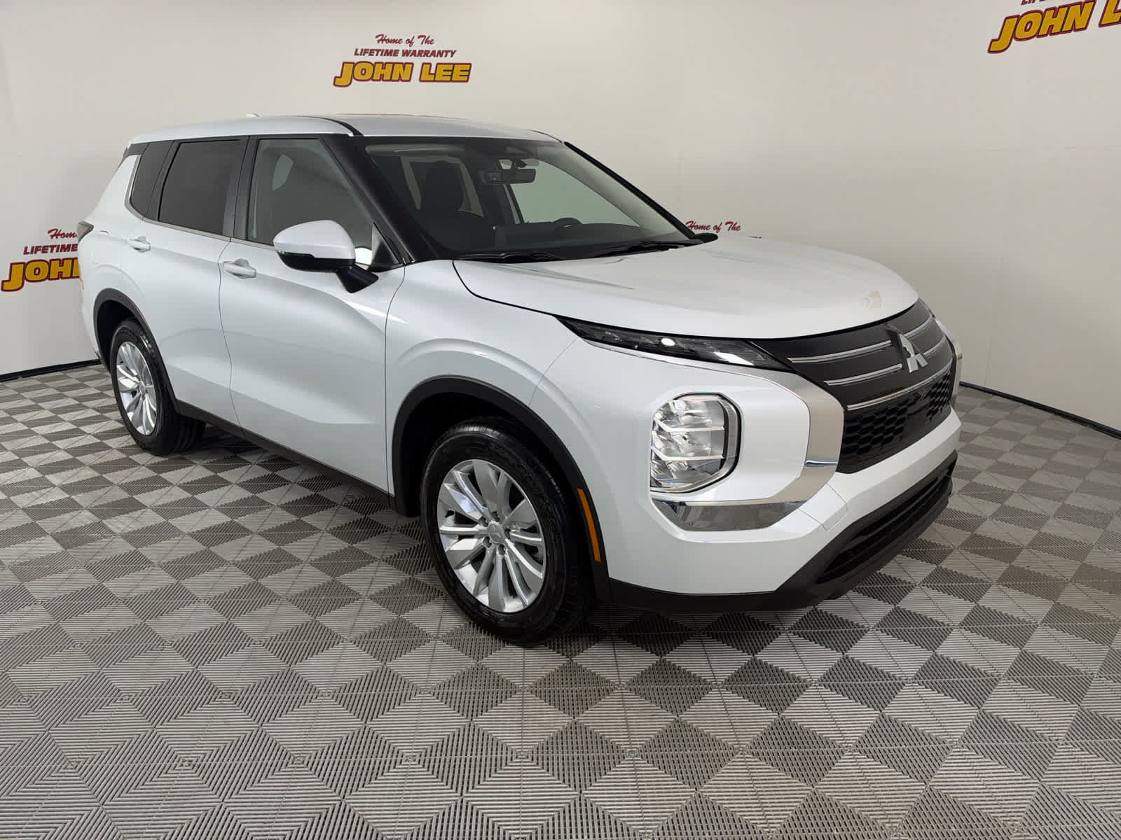 New 2026 Mitsubishi Outlander ES FWD image 8