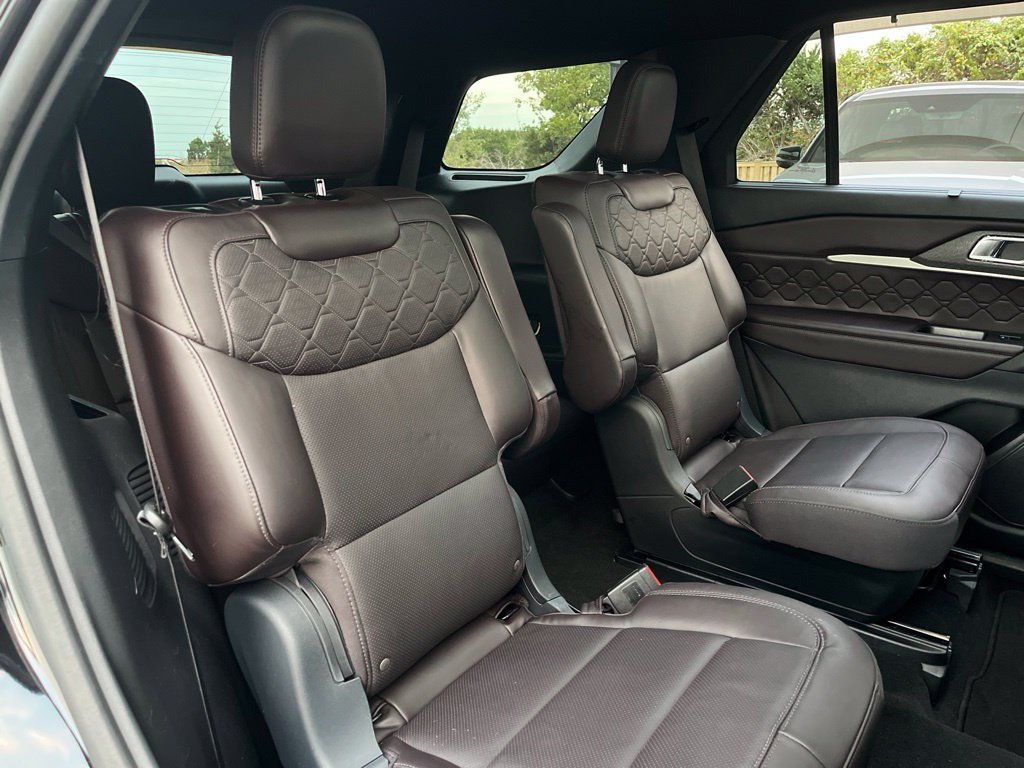 Used 2025 Ford Explorer Platinum w/ Ultimate Package AWD/4WD image 28