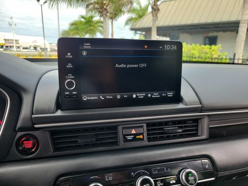Used 2025 Honda Pilot Touring image 23
