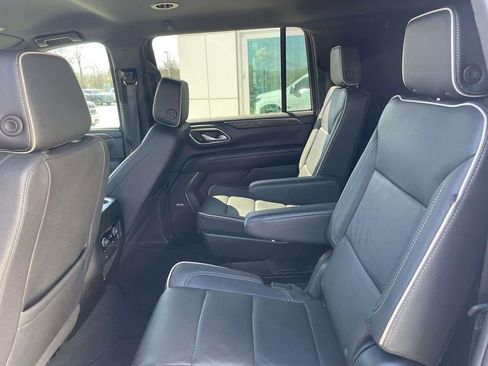 Used 2023 Chevrolet Suburban Premier image 13