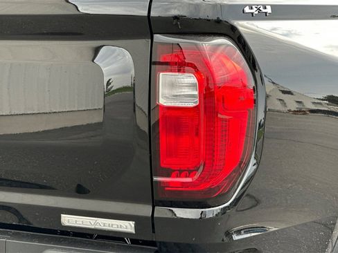 New 2025 GMC Canyon Elevation w/ Convenience Package image 7