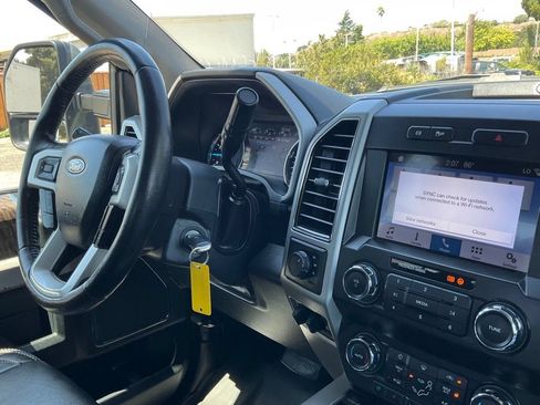 Used 2019 Ford F350 Lariat w/ Lariat Value Package AWD/4WD image 38