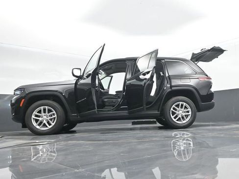 Used 2024 Jeep Grand Cherokee Laredo X AWD/4WD image 66