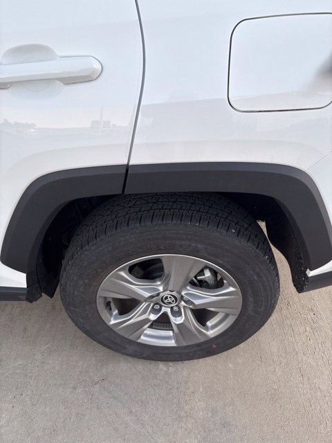 Used 2024 Toyota RAV4 XLE AWD/4WD image 22