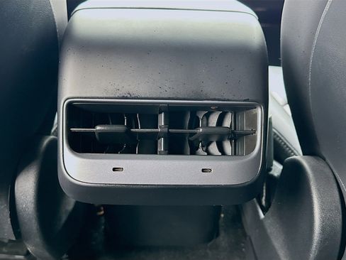 Used 2023 Tesla Model Y Long Range image 16