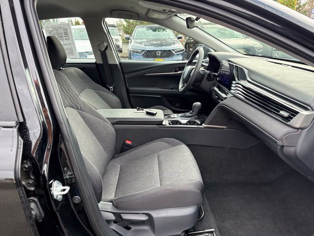 Used 2025 Toyota Camry LE FWD image 9